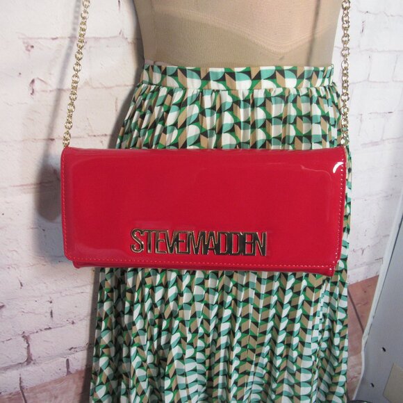 STEVE MADDEN RED PATENT VEGAN LEATHER CONVERTABLE CLUTCH XBODY BAG 11" X 5" - Picture 2 of 9